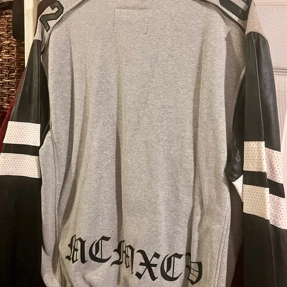 Selling a new without tags a WTO2 sweatshirt. - Picture 3 of 3